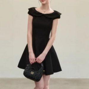Temperament one-shoulder black dress in summer waist-hugging French high-end puffy short skirt